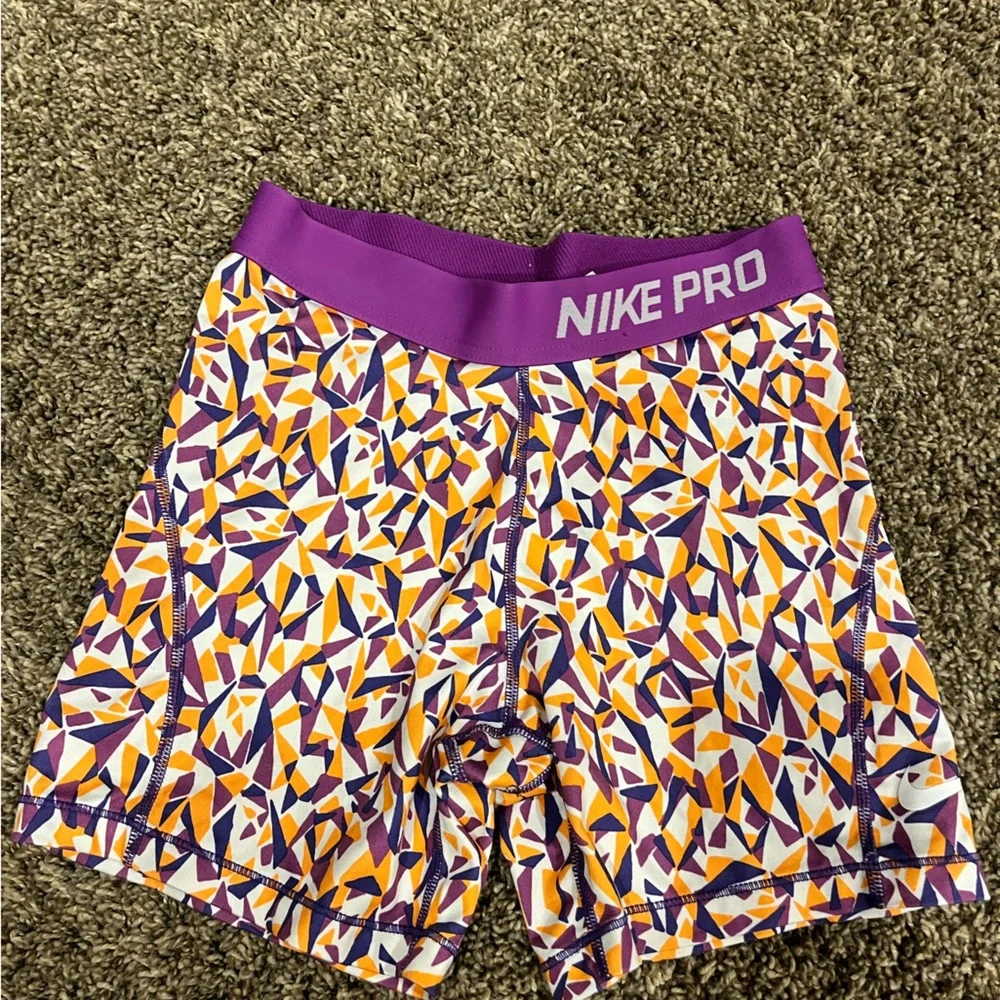 Girls Nike pro spandex - Picture 1 of 3